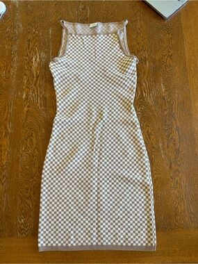 Abercrombie & Fitch Beige and White Checkerboard Midi Dress